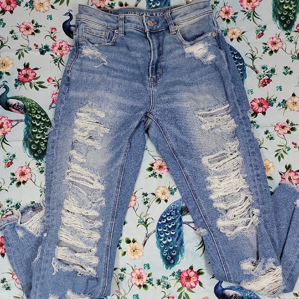 American Eagle Distressed Blue Jeans